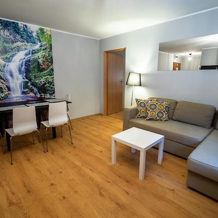Apartament Przy Kamienczyku ชกลาร์สกา ปอเรมบา ภายนอก รูปภาพ