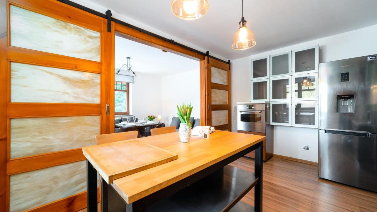 Apartament Przy Kamienczyku ชกลาร์สกา ปอเรมบา ภายนอก รูปภาพ