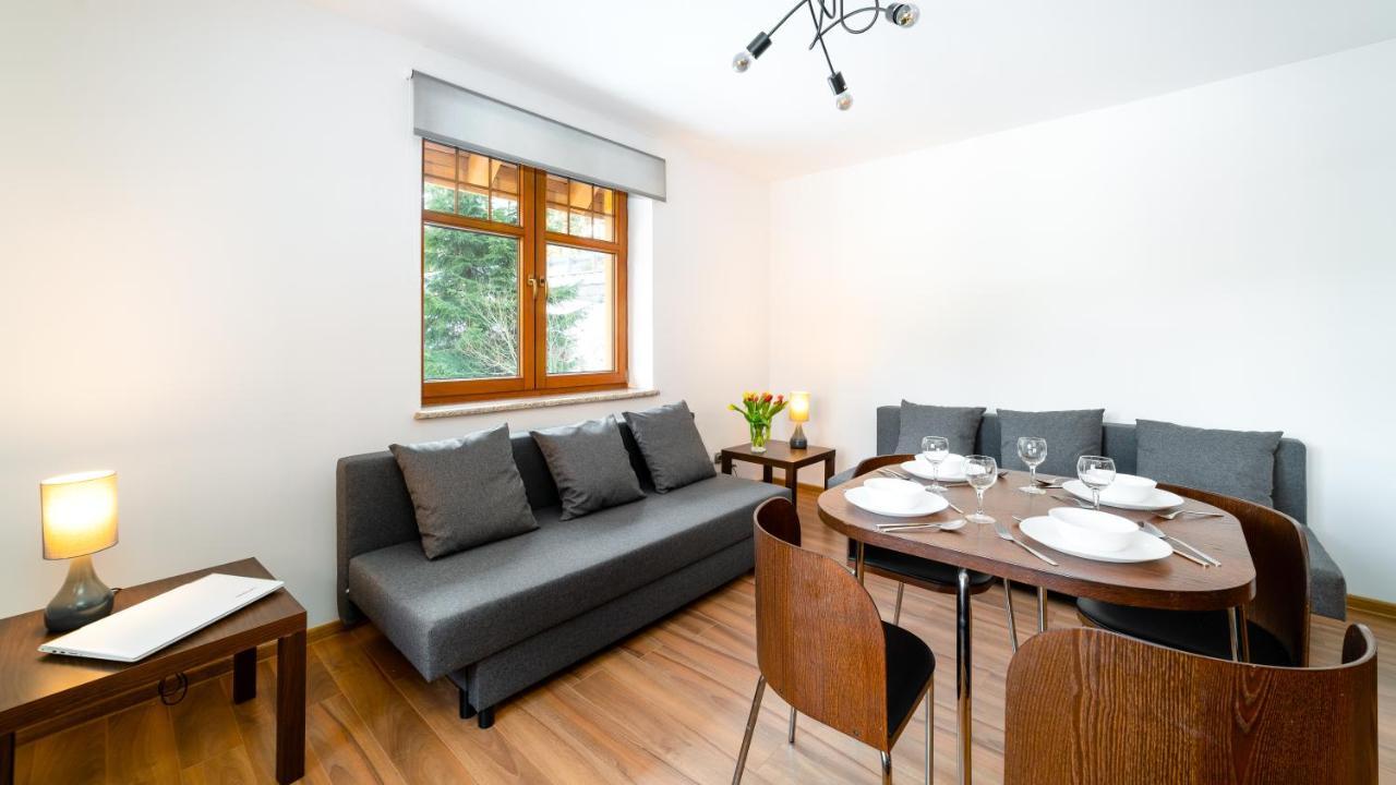 Apartament Przy Kamienczyku ชกลาร์สกา ปอเรมบา ภายนอก รูปภาพ