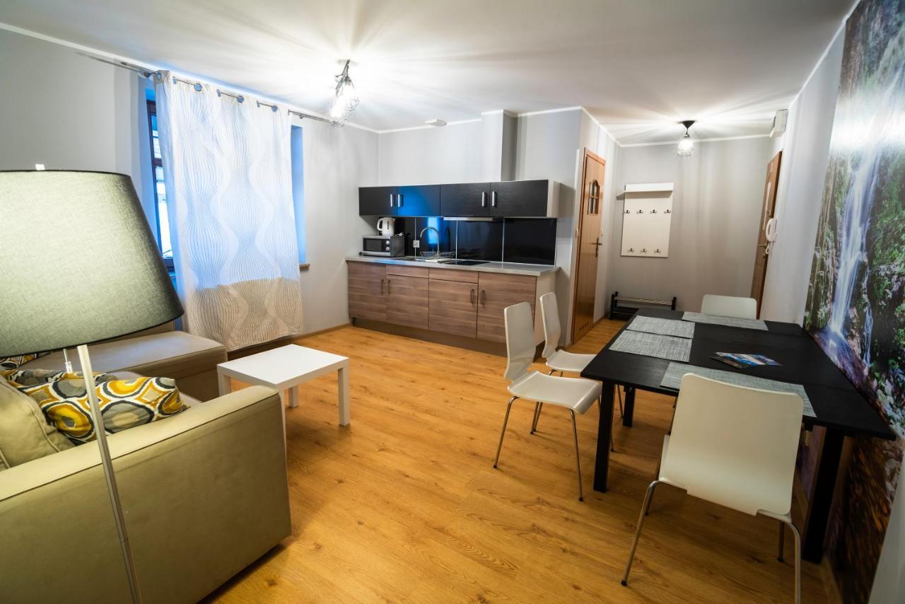 Apartament Przy Kamienczyku ชกลาร์สกา ปอเรมบา ภายนอก รูปภาพ